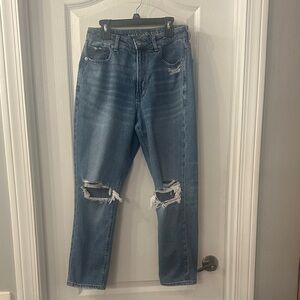 American Eagle Ripped Blue Jeans size 6 short